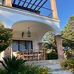 Encinas Villa