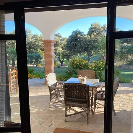 Encinas Villa