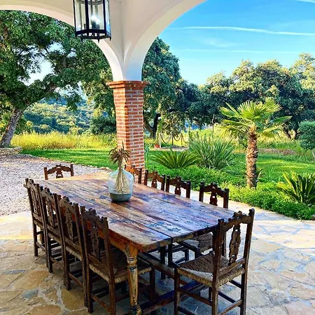 Encinas Villa